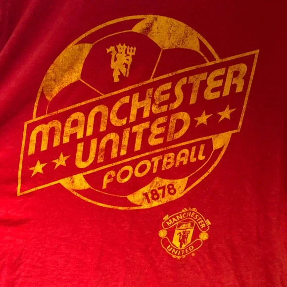Manchester United Football T-Shirt. Red, Size Large - Picture 3 of 4